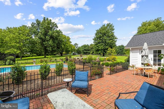 34994 WILLIAMS GAP RD, Round Hill, VA 20141