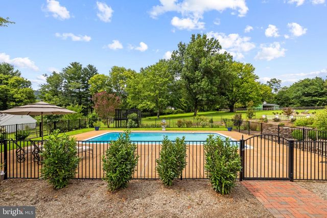 34994 WILLIAMS GAP RD, Round Hill, VA 20141