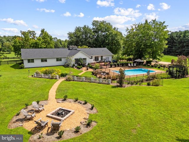 34994 WILLIAMS GAP RD, Round Hill, VA 20141