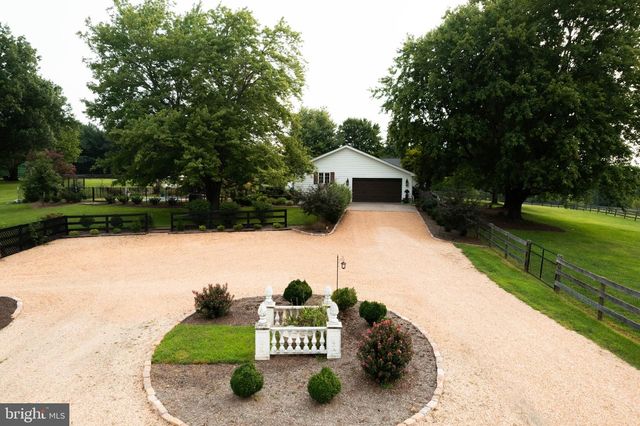 34994 WILLIAMS GAP RD, Round Hill, VA 20141