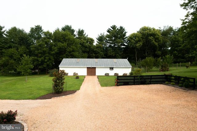 34994 WILLIAMS GAP RD, Round Hill, VA 20141
