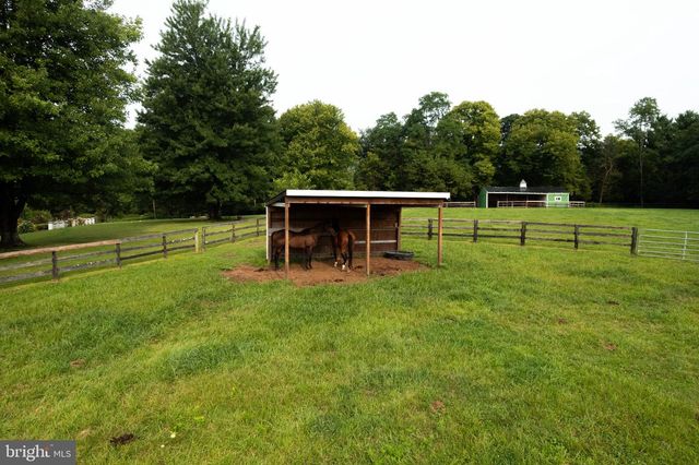 34994 WILLIAMS GAP RD, Round Hill, VA 20141