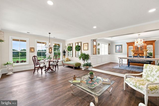34994 WILLIAMS GAP RD, Round Hill, VA 20141