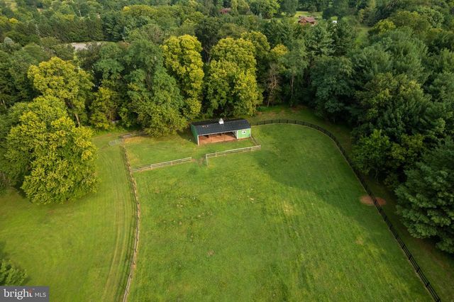 34994 WILLIAMS GAP RD, Round Hill, VA 20141