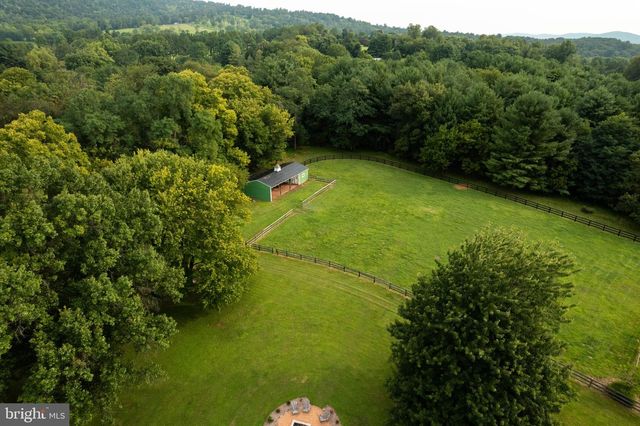 34994 WILLIAMS GAP RD, Round Hill, VA 20141