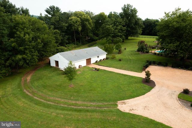 34994 WILLIAMS GAP RD, Round Hill, VA 20141