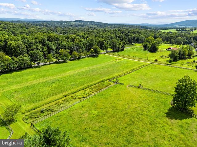 34994 WILLIAMS GAP RD, Round Hill, VA 20141