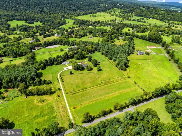 34994 WILLIAMS GAP RD, Round Hill, VA 20141