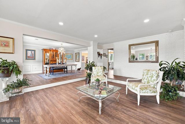34994 WILLIAMS GAP RD, Round Hill, VA 20141