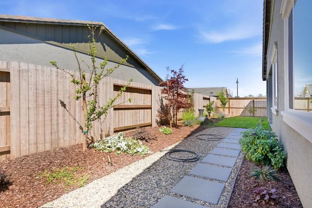 1756 Red Lake Way, Lincoln, CA 95648