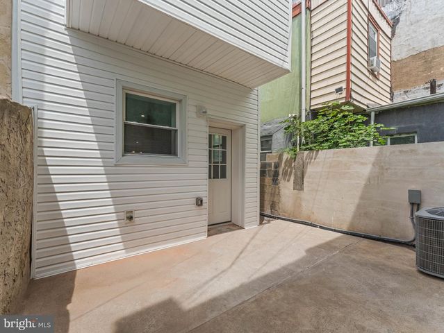 2005 S 9TH ST, Philadelphia, PA 19148