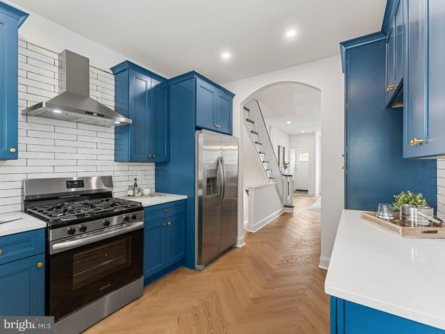 2005 S 9TH ST, Philadelphia, PA 19148
