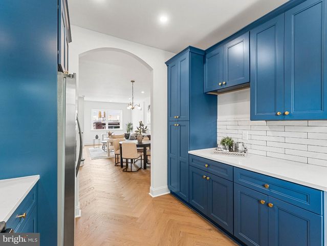 2005 S 9TH ST, Philadelphia, PA 19148