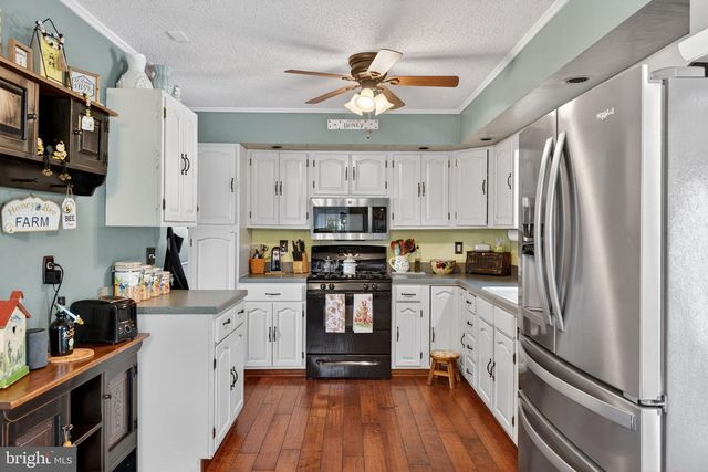 165 APRIL LN, Dallastown, PA 17313