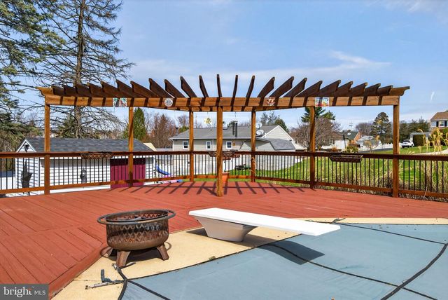 165 APRIL LN, Dallastown, PA 17313