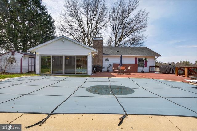165 APRIL LN, Dallastown, PA 17313