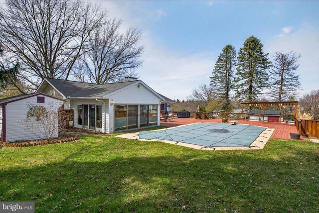 165 APRIL LN, Dallastown, PA 17313