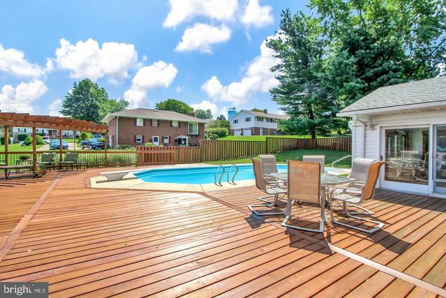 165 APRIL LN, Dallastown, PA 17313