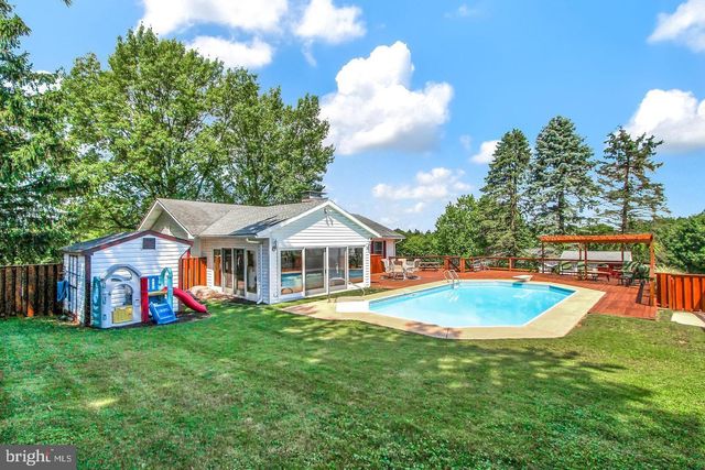 165 APRIL LN, Dallastown, PA 17313