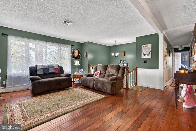 165 APRIL LN, Dallastown, PA 17313
