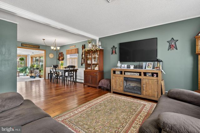 165 APRIL LN, Dallastown, PA 17313