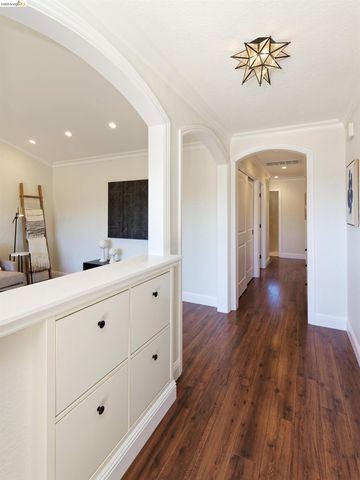 983 Seascape Cir, Rodeo, CA 94572