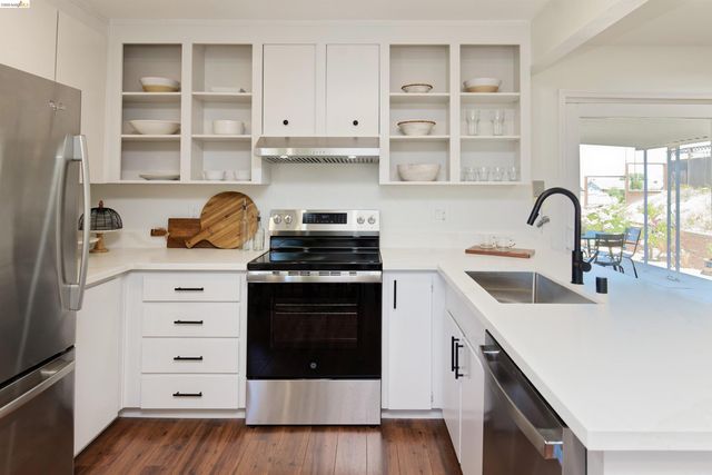 983 Seascape Cir, Rodeo, CA 94572