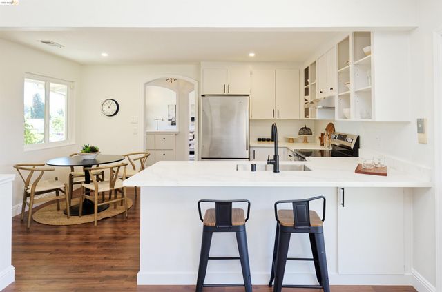 983 Seascape Cir, Rodeo, CA 94572