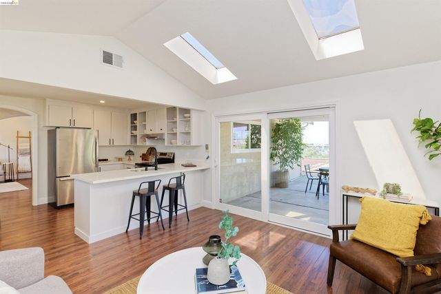 983 Seascape Cir, Rodeo, CA 94572