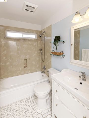 983 Seascape Cir, Rodeo, CA 94572