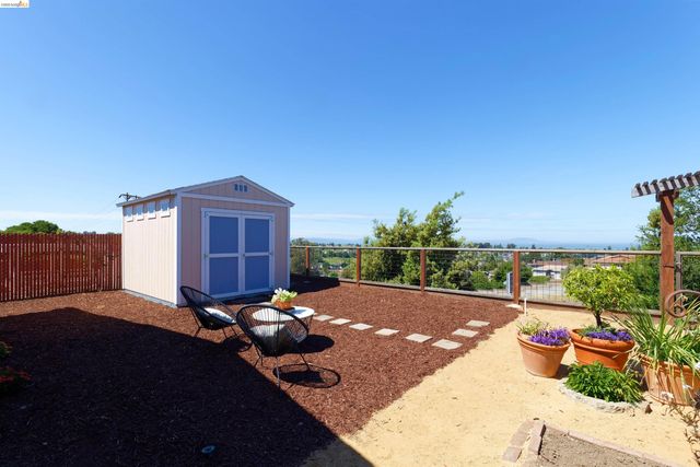 983 Seascape Cir, Rodeo, CA 94572