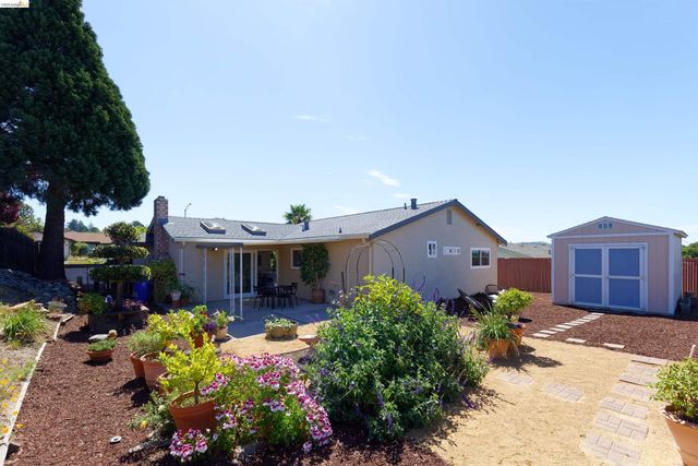 983 Seascape Cir, Rodeo, CA 94572