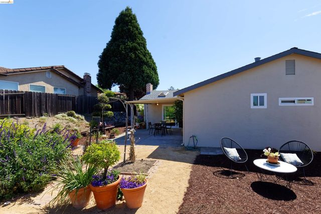 983 Seascape Cir, Rodeo, CA 94572