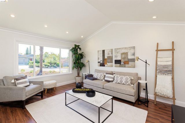 983 Seascape Cir, Rodeo, CA 94572