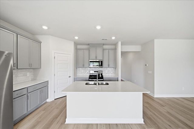102 Gibbon Way, Gray Court, SC 29645