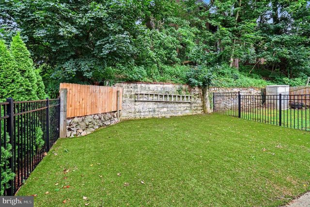 624 BRIDGE ST, Phoenixville, PA 19460