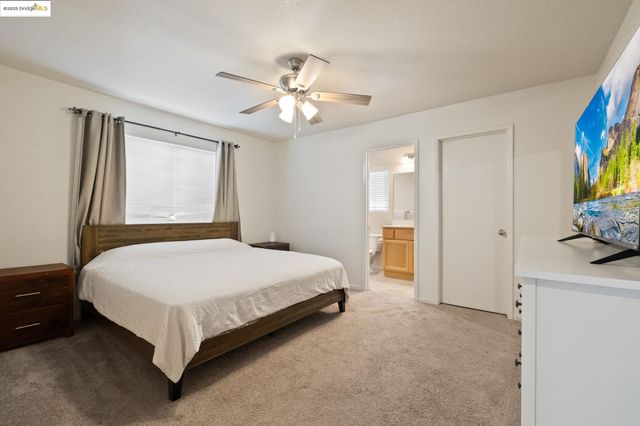 386 Paige Ln, Merced, CA 95341