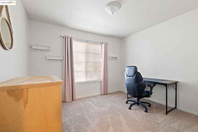 386 Paige Ln, Merced, CA 95341