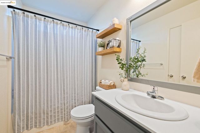 386 Paige Ln, Merced, CA 95341