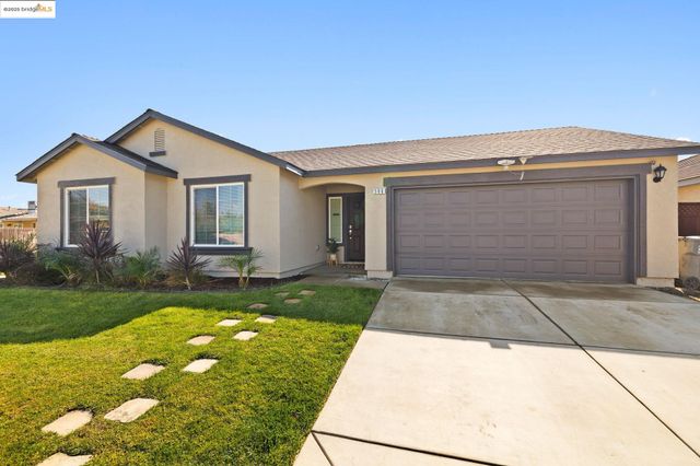 386 Paige Ln, Merced, CA 95341