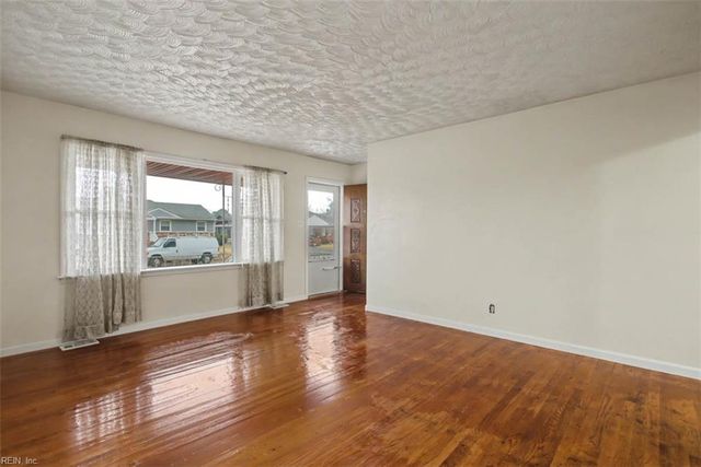 911 Taft DR, Portsmouth, VA 23701