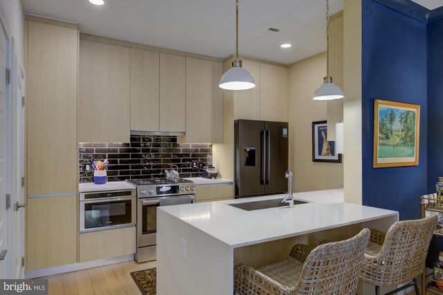 1309 E ST SE #12, Washington, DC 20003