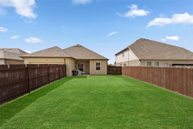 2057 Buttonwood Street, Lancaster, TX 75146
