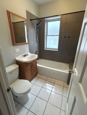 3436 W Leland Avenue 2W, Chicago, IL 60625