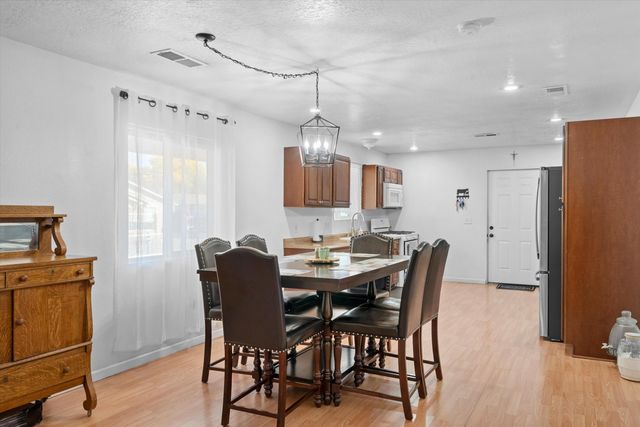 2224 Bartolo Avenue SW, Albuquerque, NM 87105