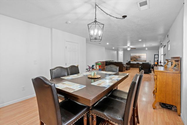 2224 Bartolo Avenue SW, Albuquerque, NM 87105