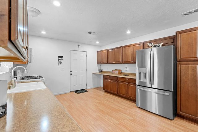 2224 Bartolo Avenue SW, Albuquerque, NM 87105