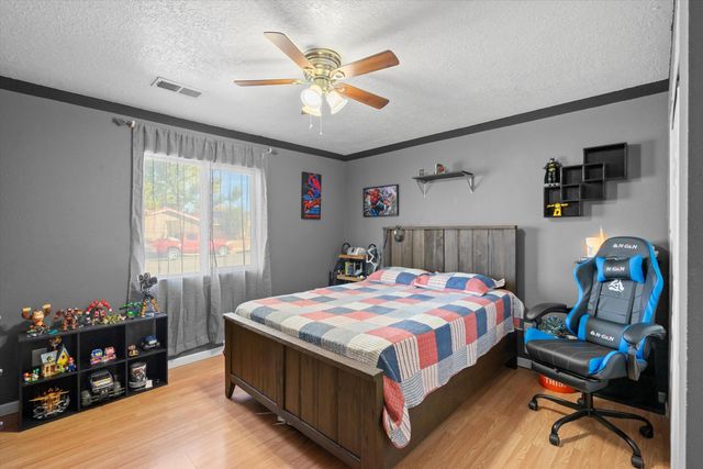 2224 Bartolo Avenue SW, Albuquerque, NM 87105