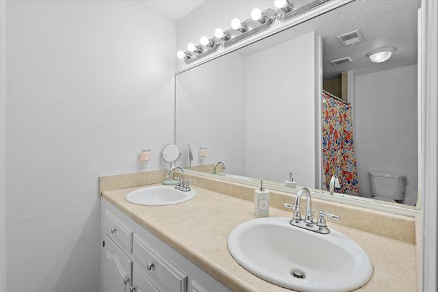 2224 Bartolo Avenue SW, Albuquerque, NM 87105