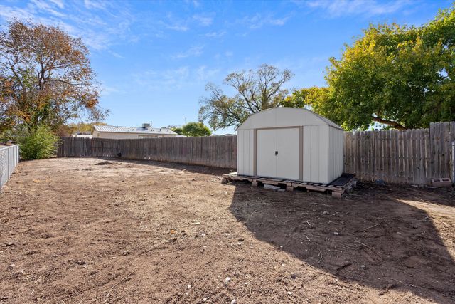 2224 Bartolo Avenue SW, Albuquerque, NM 87105